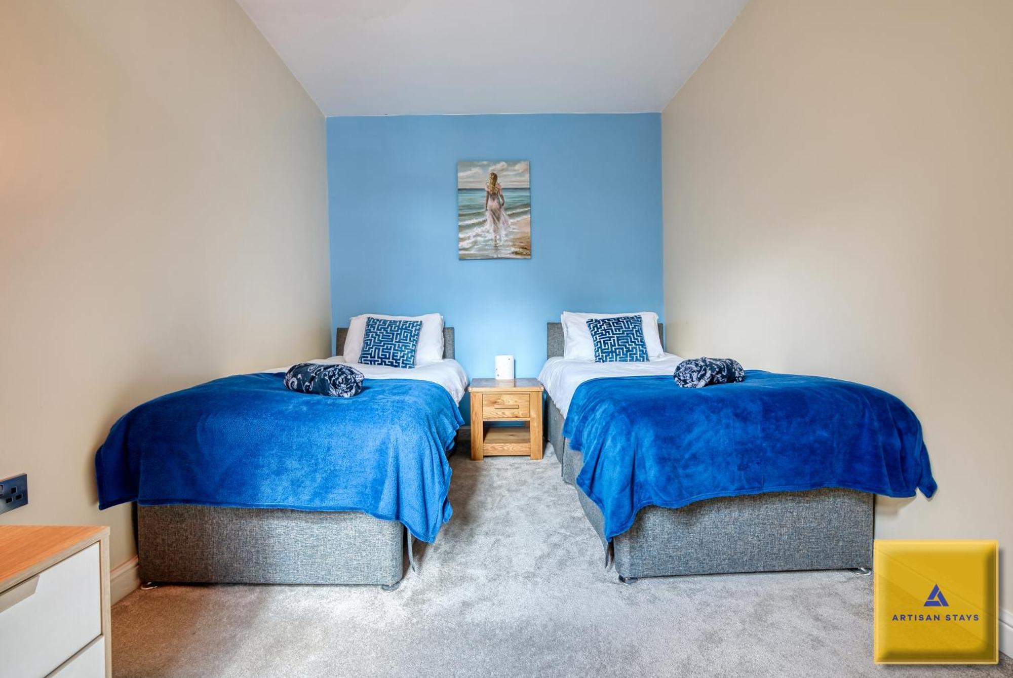 4 Bedroom, 6 Beds, 3 Bathrooms, Near Nec & Birmingham Airport, Business, Contractor And Family Friendly, Free Wi-Fi, Free Parking 考文垂 外观 照片