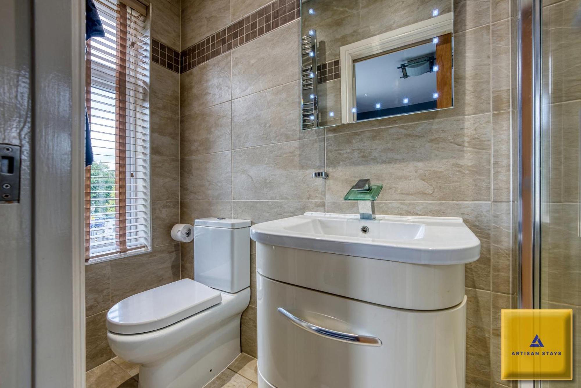 4 Bedroom, 6 Beds, 3 Bathrooms, Near Nec & Birmingham Airport, Business, Contractor And Family Friendly, Free Wi-Fi, Free Parking 考文垂 外观 照片