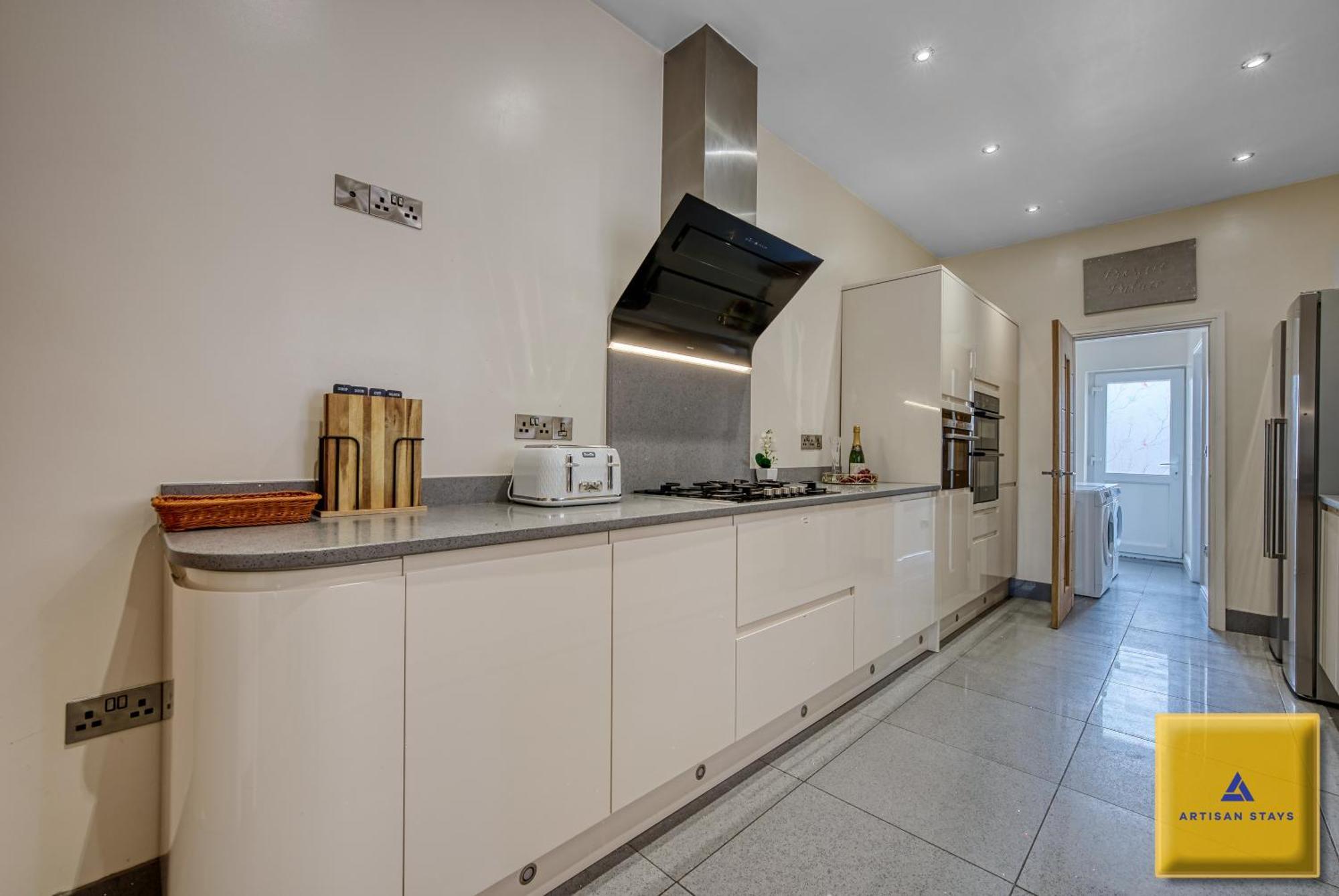 4 Bedroom, 6 Beds, 3 Bathrooms, Near Nec & Birmingham Airport, Business, Contractor And Family Friendly, Free Wi-Fi, Free Parking 考文垂 外观 照片