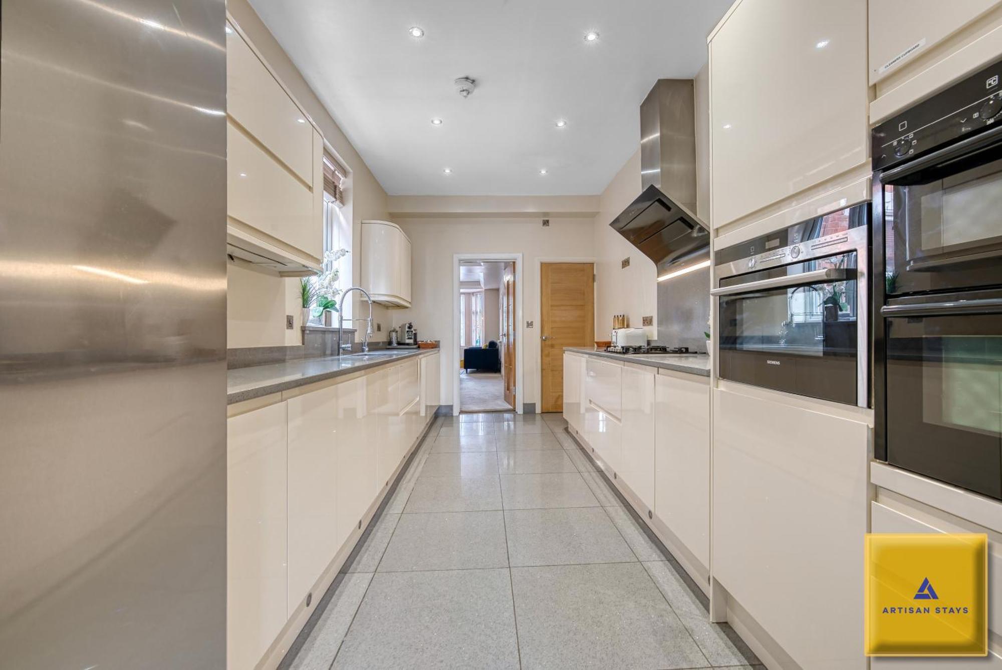 4 Bedroom, 6 Beds, 3 Bathrooms, Near Nec & Birmingham Airport, Business, Contractor And Family Friendly, Free Wi-Fi, Free Parking 考文垂 外观 照片