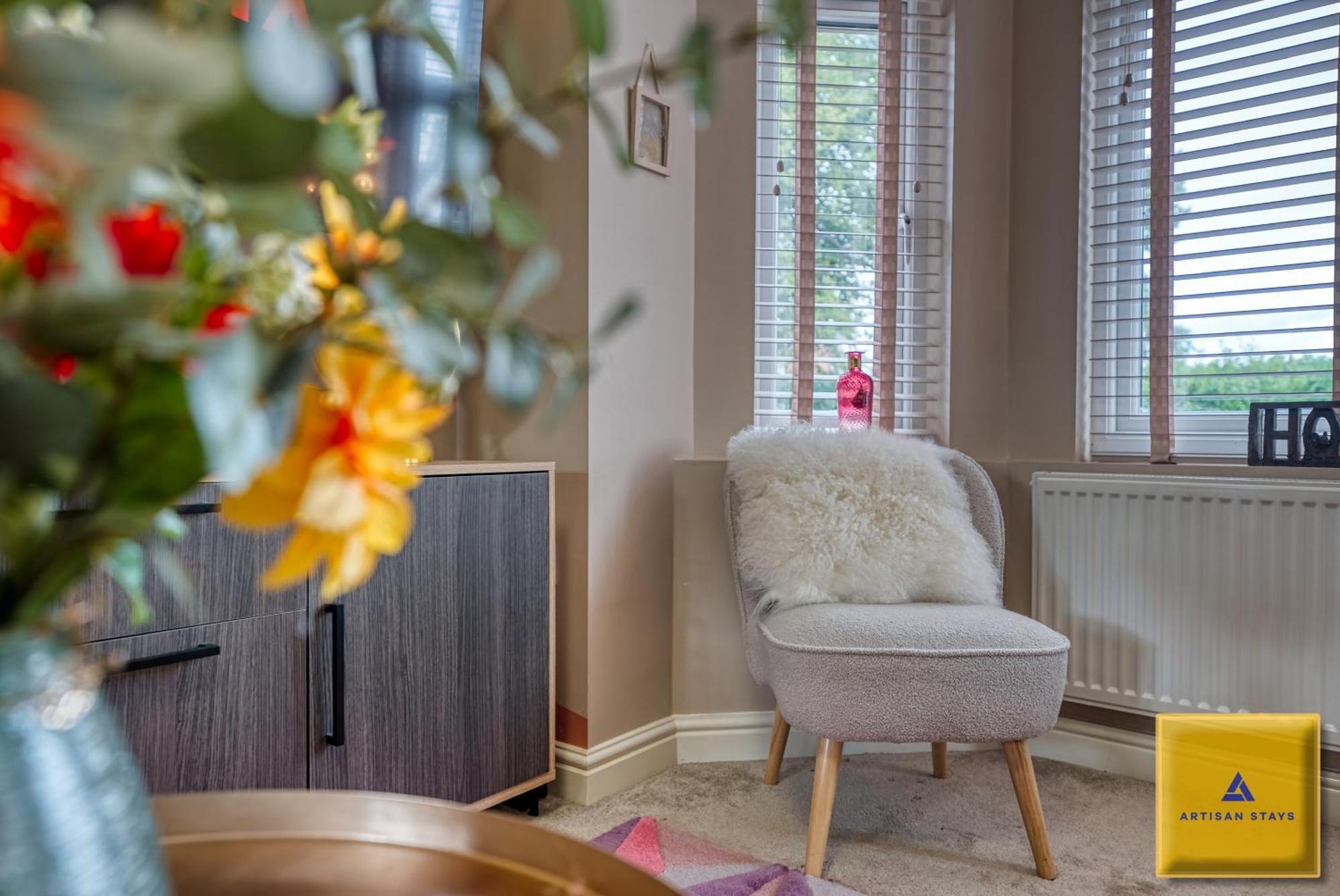 4 Bedroom, 6 Beds, 3 Bathrooms, Near Nec & Birmingham Airport, Business, Contractor And Family Friendly, Free Wi-Fi, Free Parking 考文垂 外观 照片